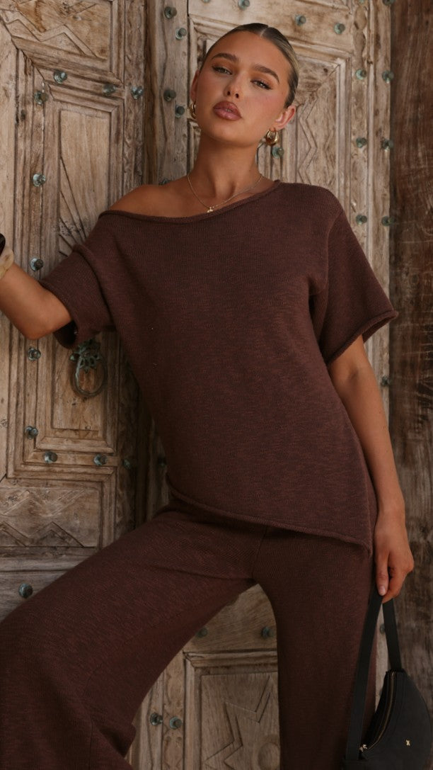 Cascadia Off Shoulder T-Shirt - Chocolate