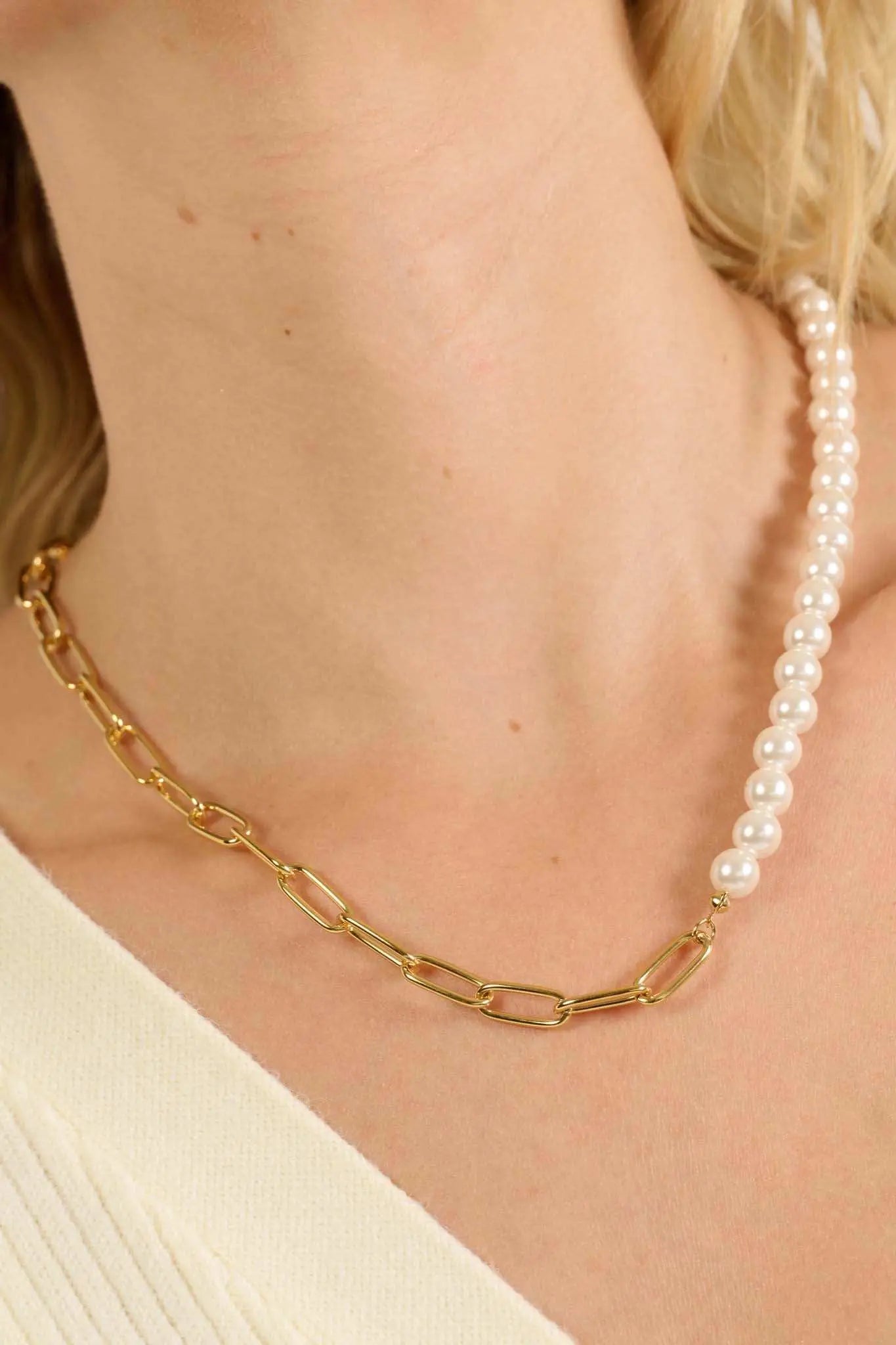 Olvera Pearl and Chain Necklace