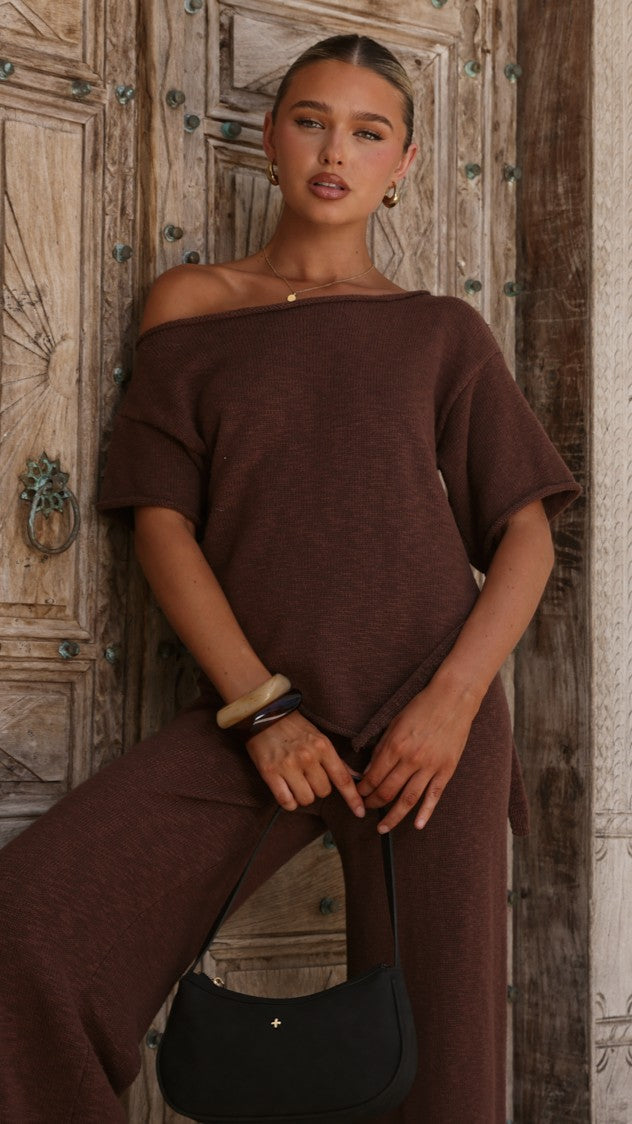 Cascadia Off Shoulder T-Shirt - Chocolate