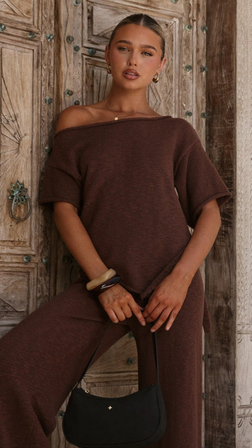 Cascadia Off Shoulder T-Shirt - Chocolate