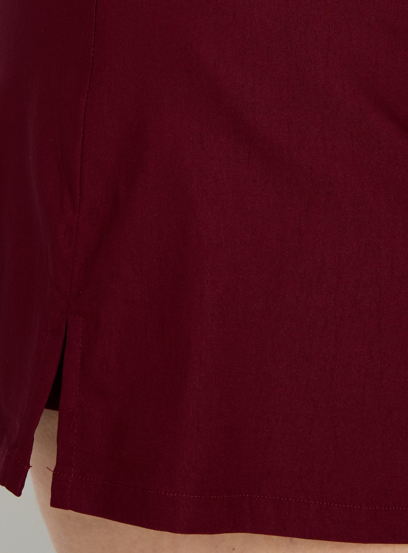 Can't Sleep Skort Burgundy Curve