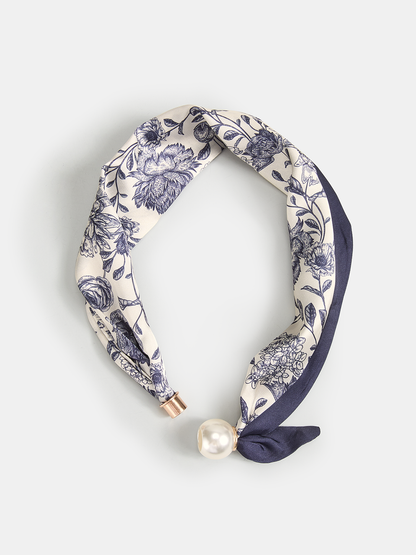 Pearl Magnetic Closure Floral Print Scarf