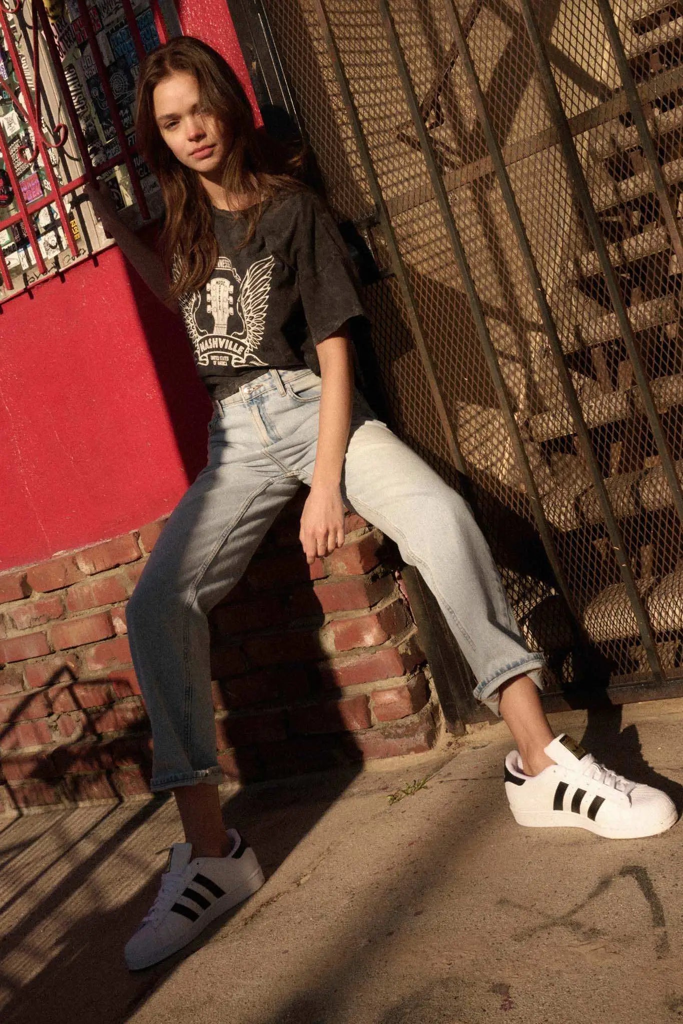 Nashville Angel Wings Guitar Cropped Graphic Tee