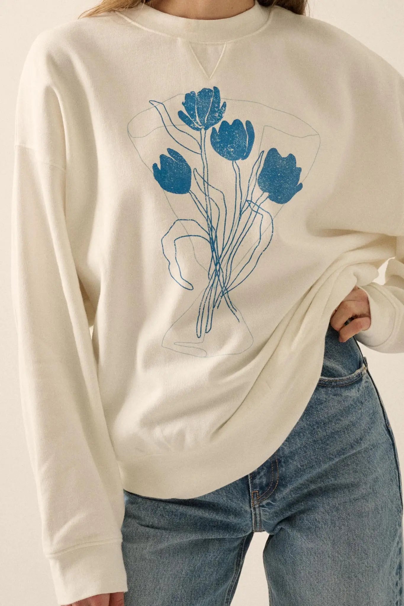 Blue Bouquet Vintage-Print Graphic Sweatshirt