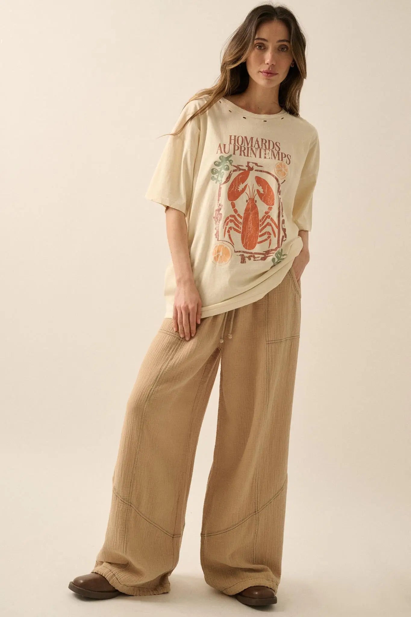 Homards Au Printemps Distressed Lobster Graphic Tee