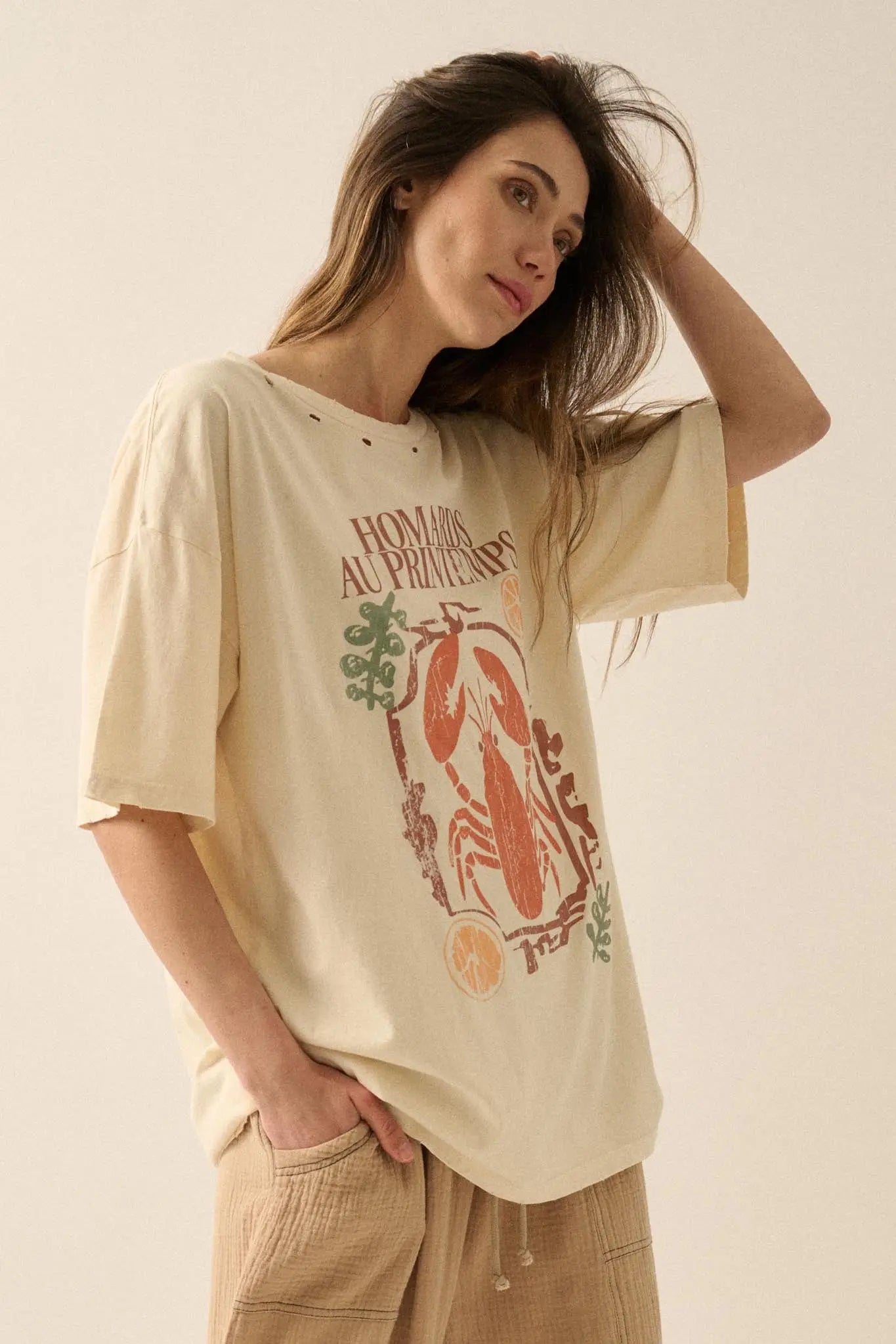 Homards Au Printemps Distressed Lobster Graphic Tee