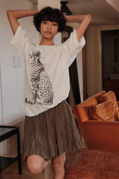 Chill Cheetah Oversize Vintage Graphic Tee
