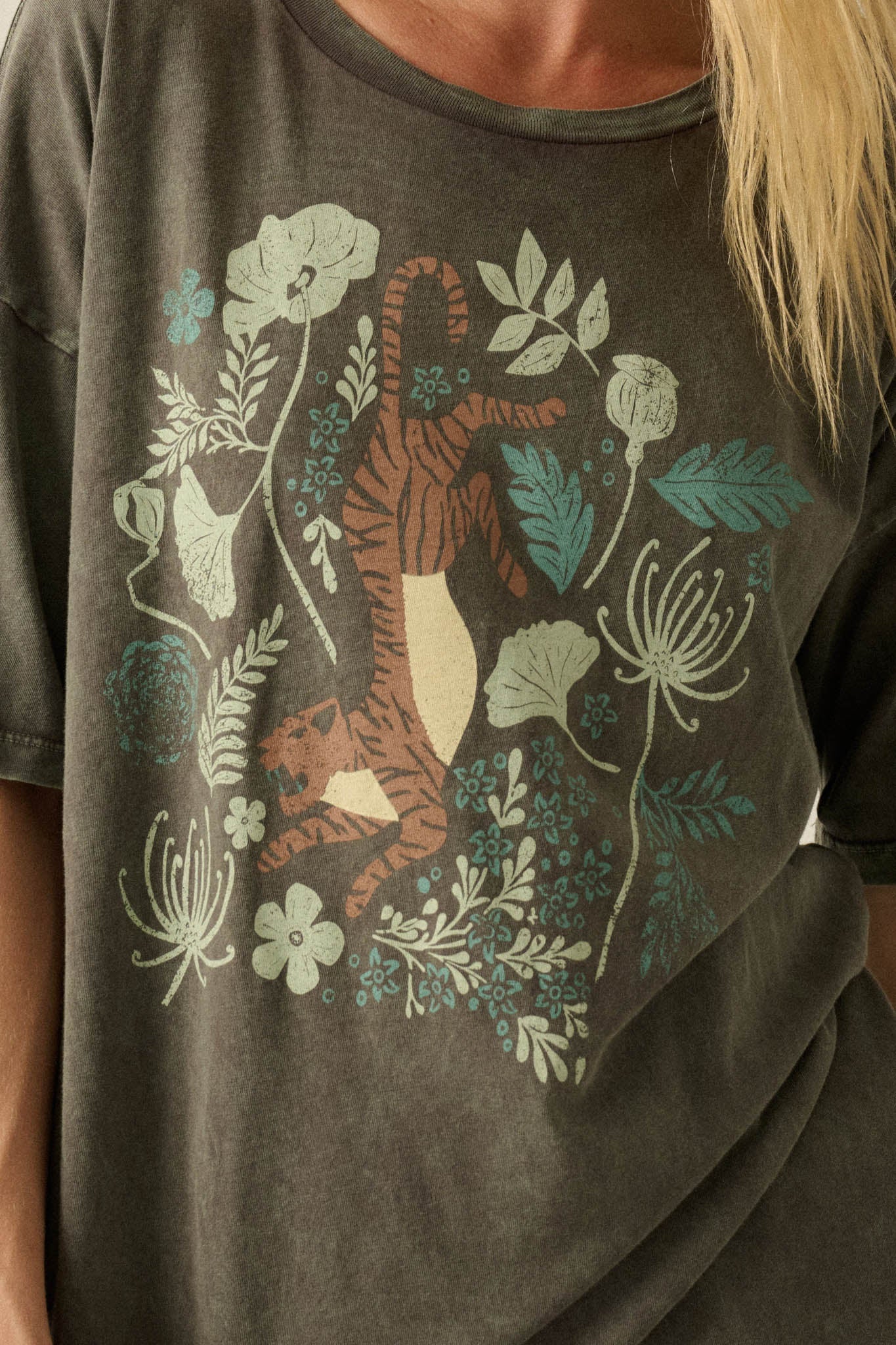 Jungle Tiger Vintage-Wash Oversize Graphic Tee
