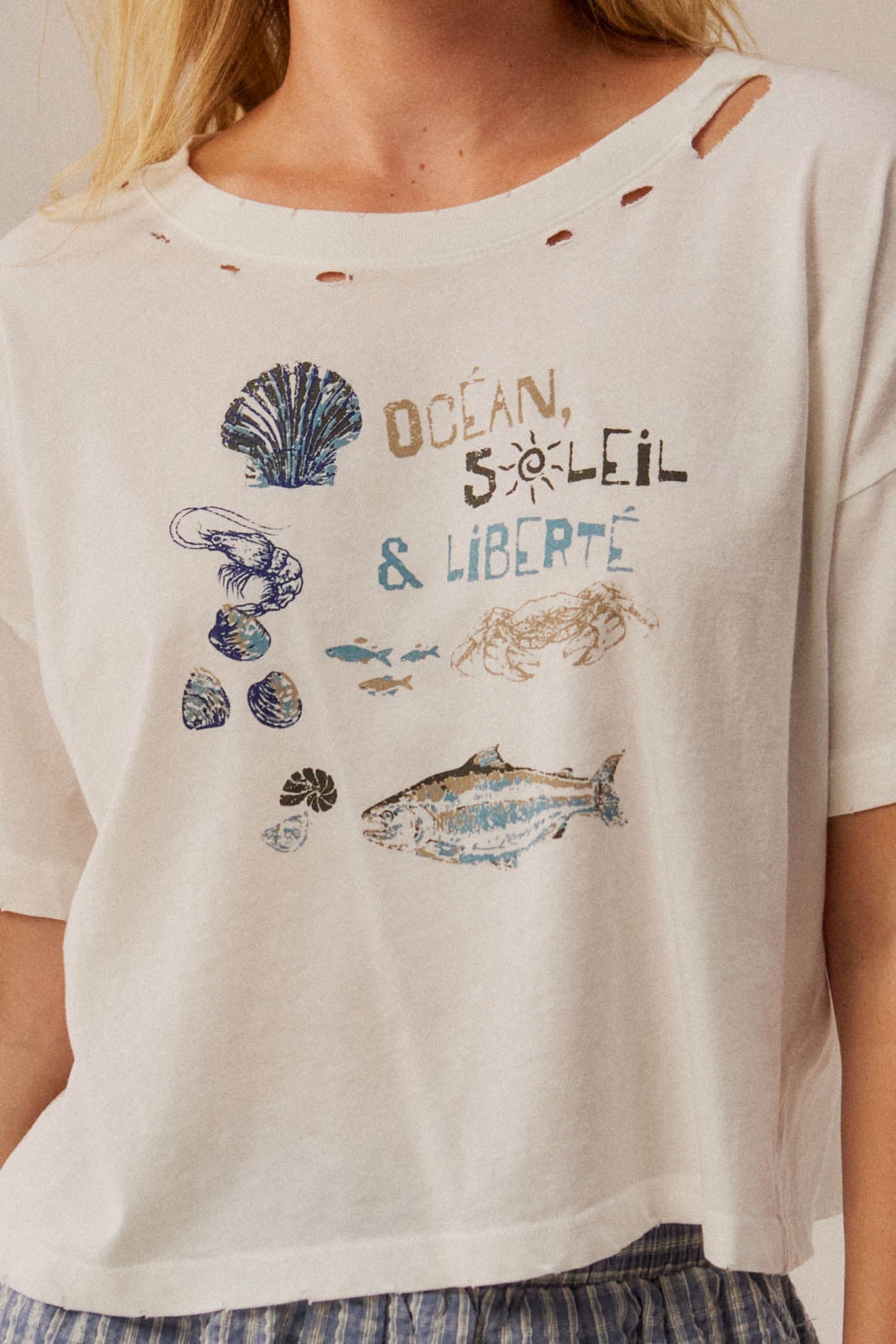 Océan Soleil Liberté Distressed Cropped Graphic Tee