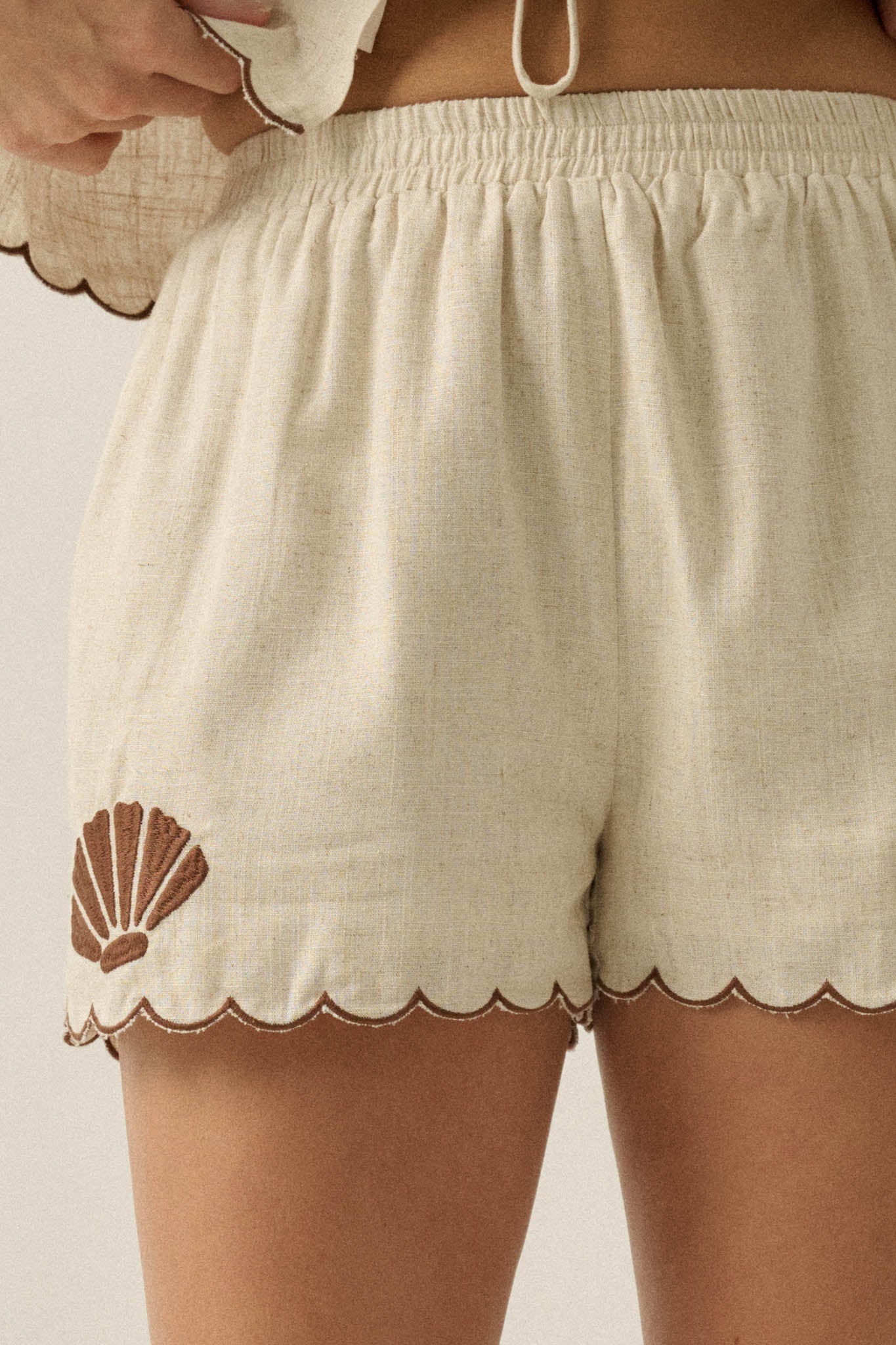 Sandy Beach Tropical-Embroidered Pocket Shorts