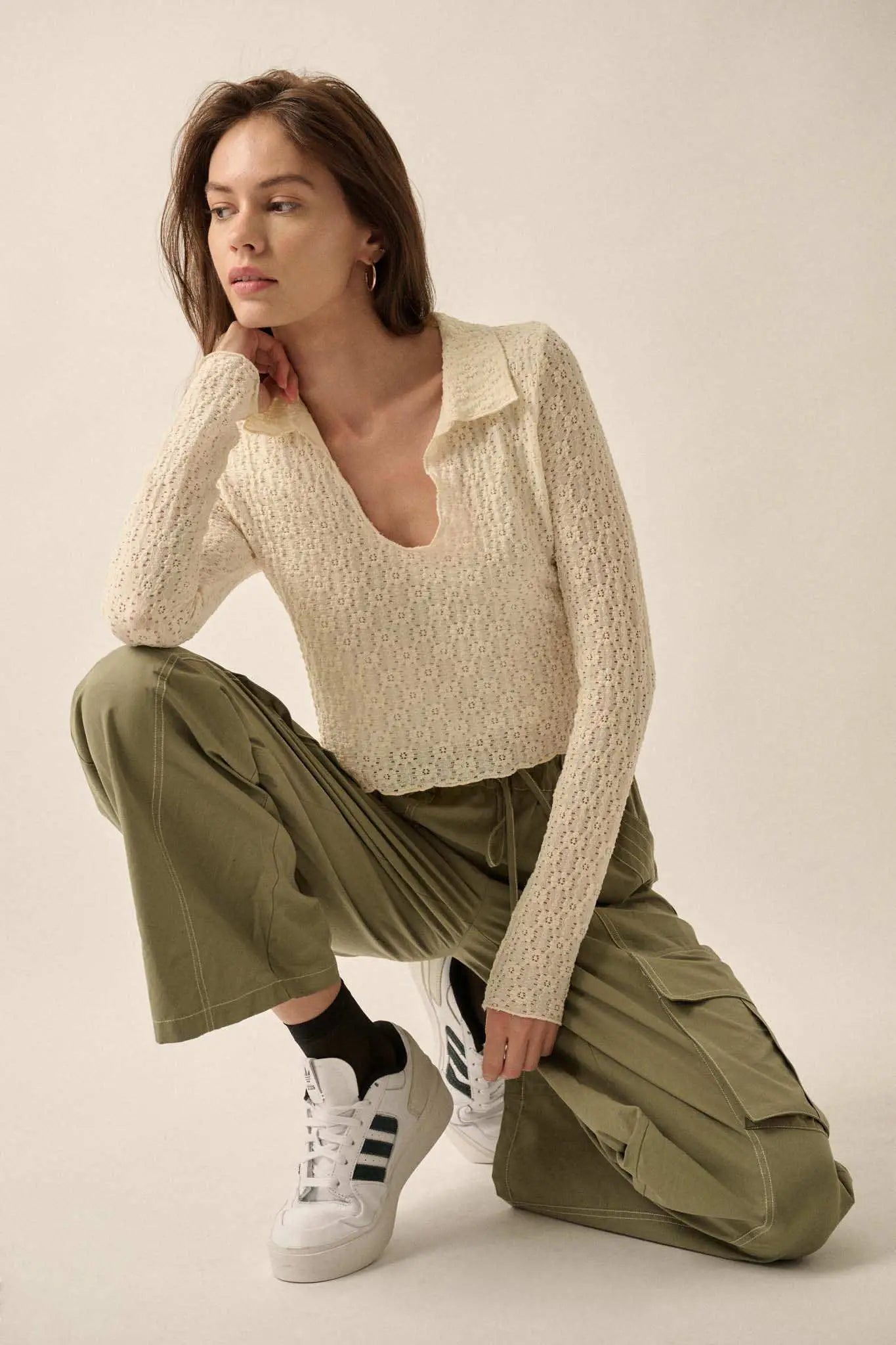 Daisy Dear Floral Lace Collared Long-Sleeve Crop Top