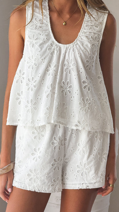 Vika Shorts - White Flower Embroidery
