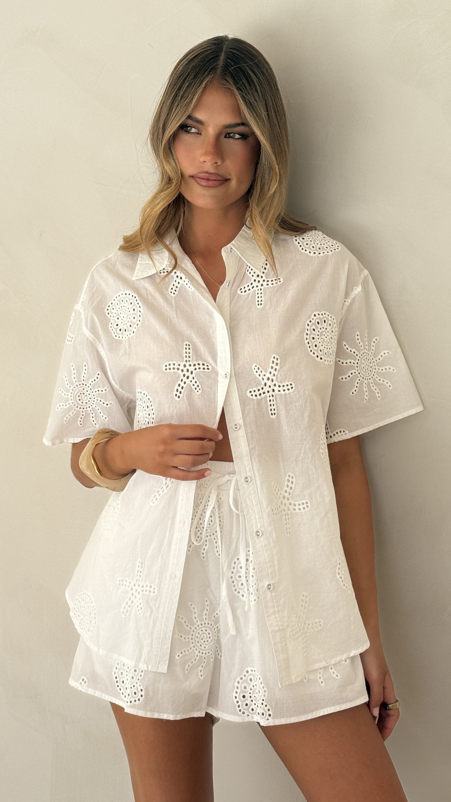 Arna Shorts - White