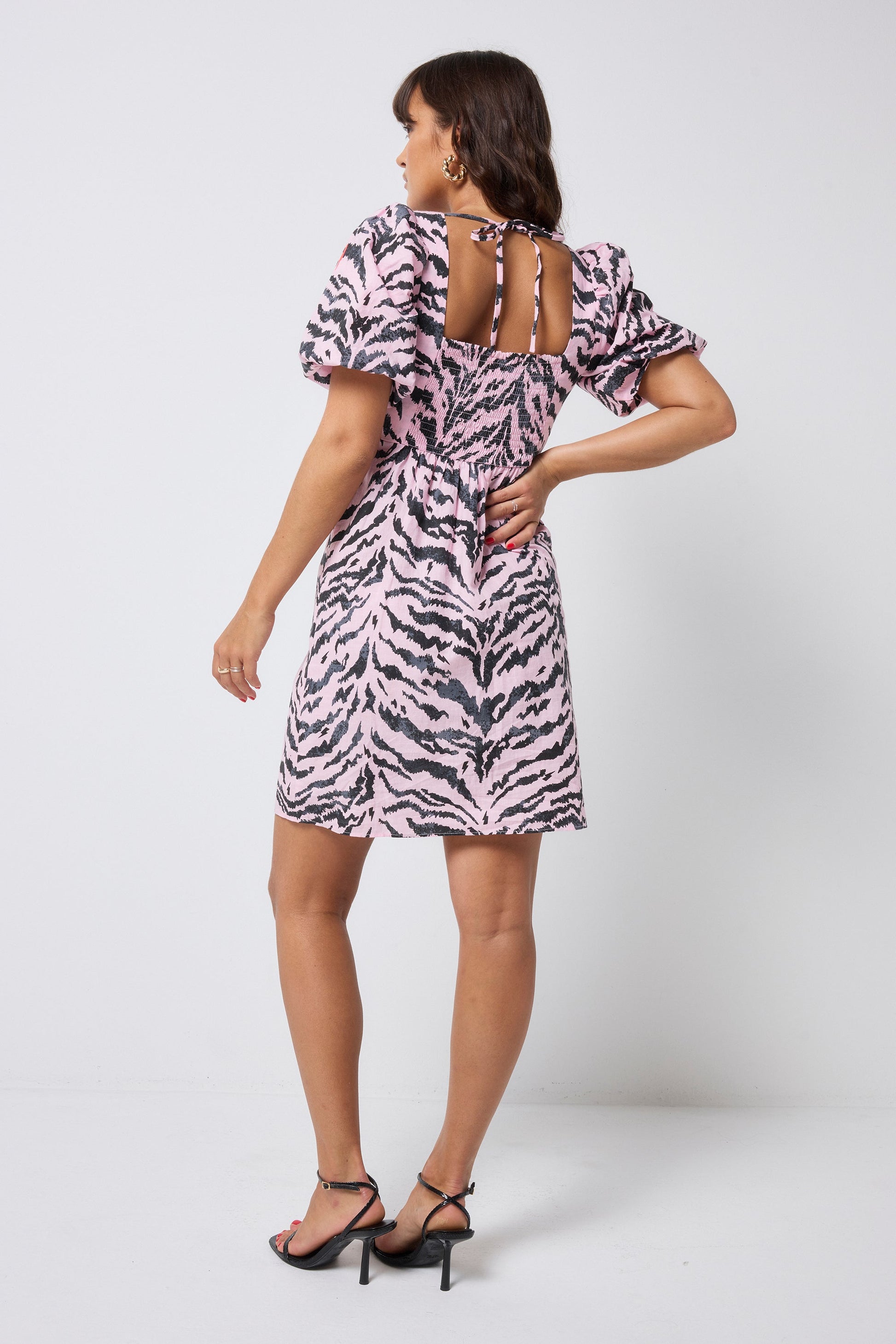 Pale Pink with Grey Texture Tiger Puff Sleeve Short Tea Dress