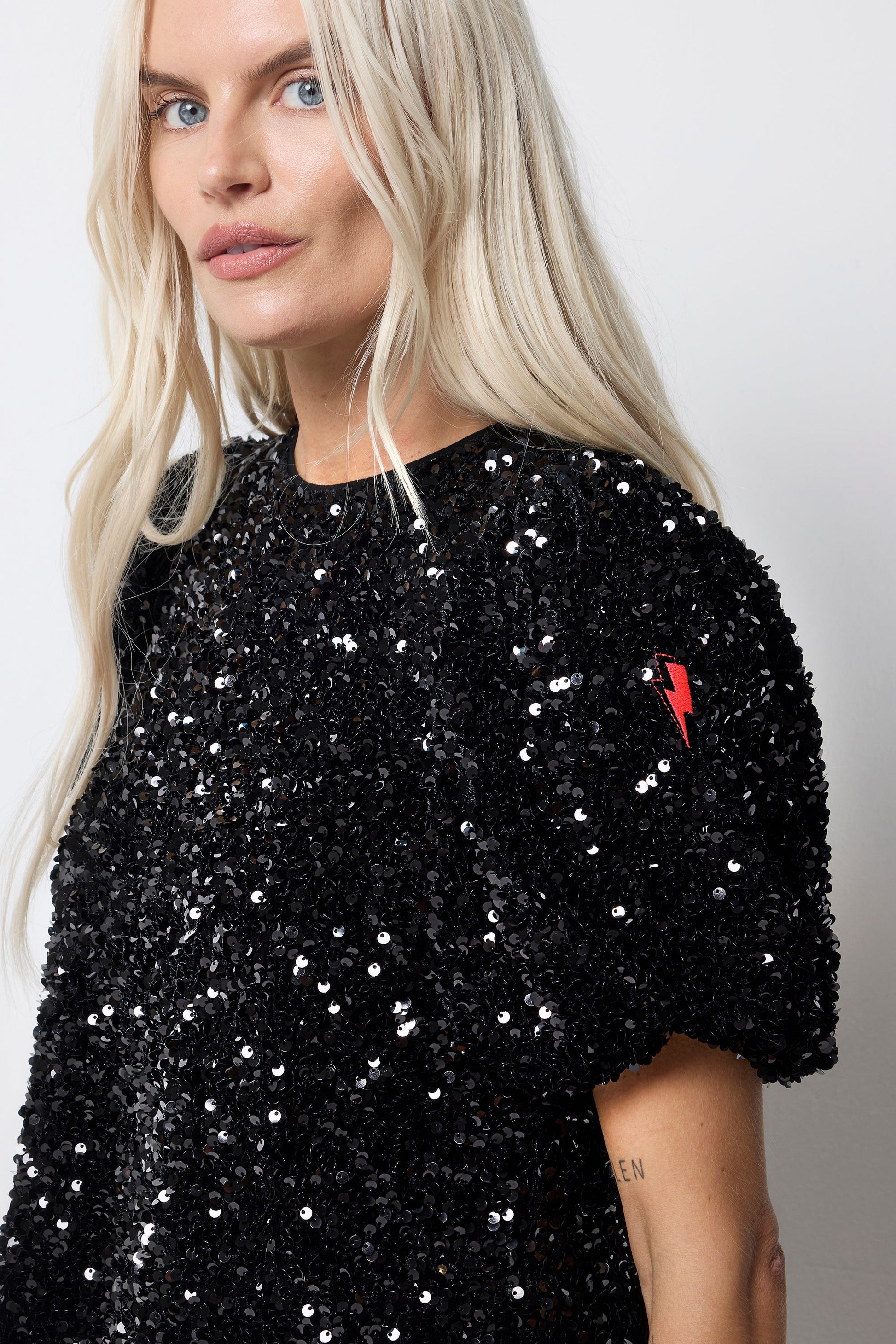 Black Sequin Tie Back Puff Sleeve Velvet Blouse