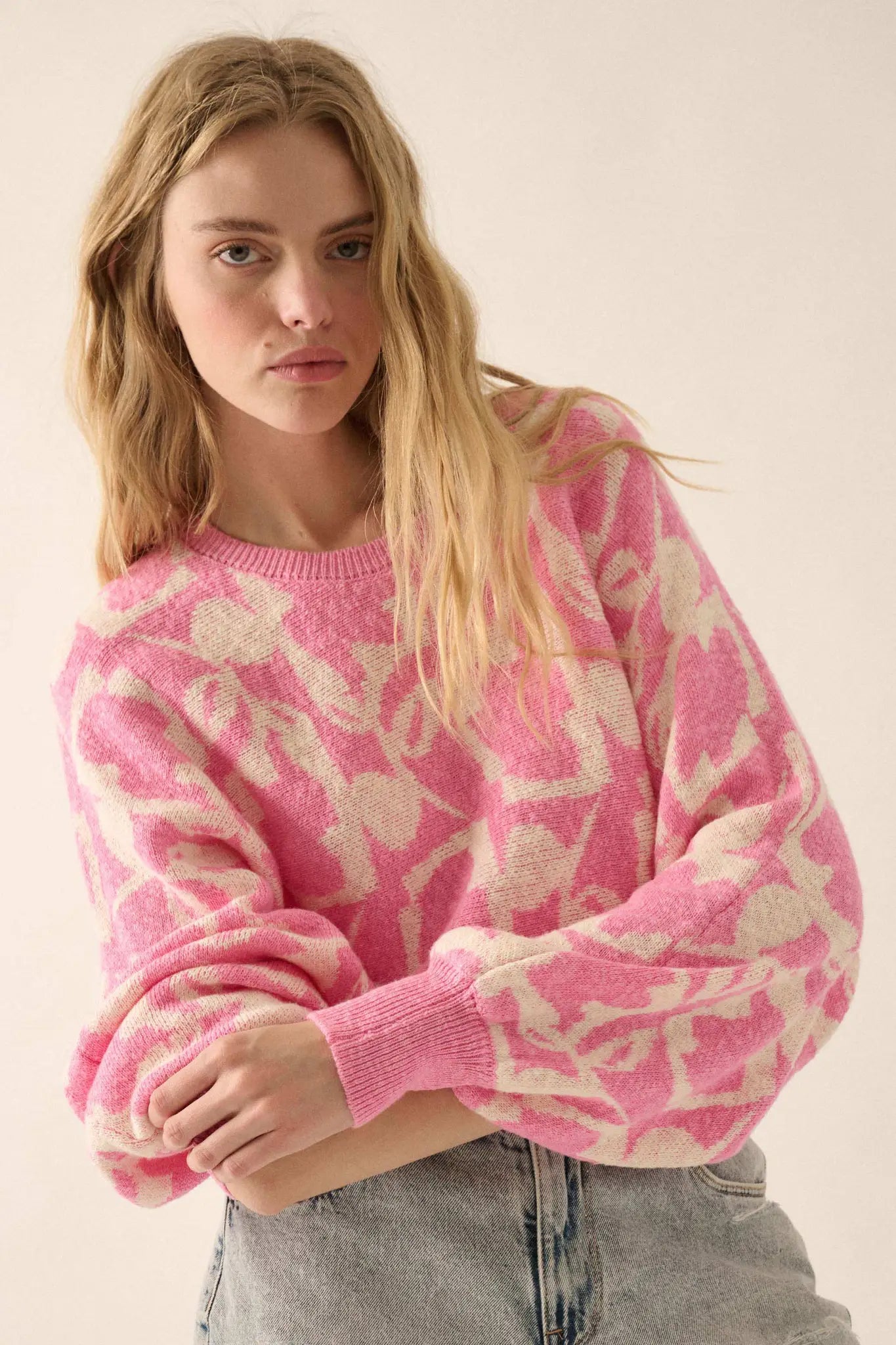 Abstract Garden Floral Jacquard Cropped Sweater