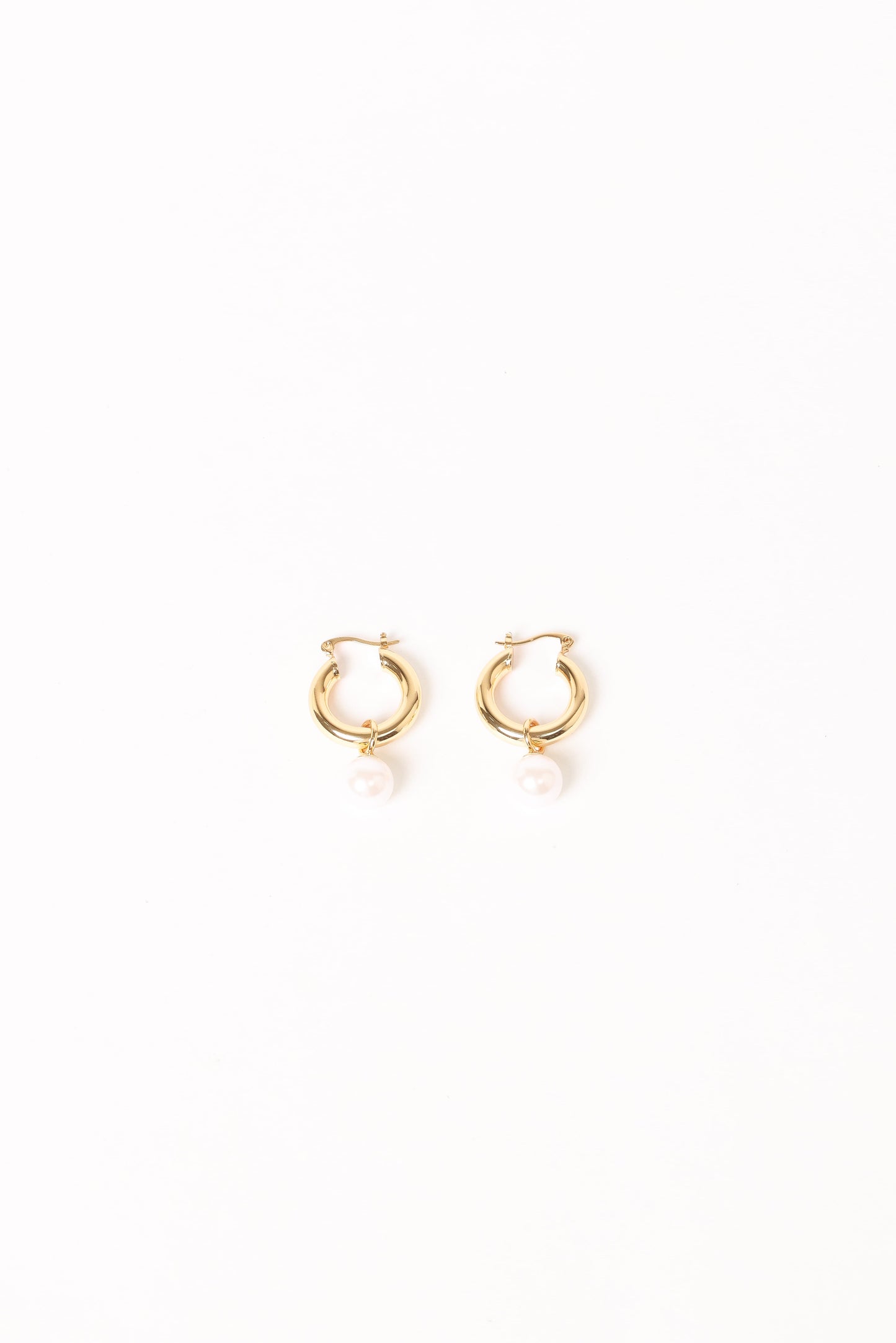 Geneva Earrings - Gold/Pearl